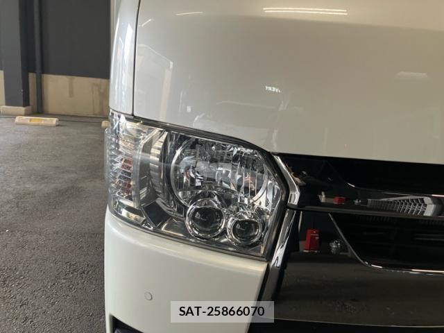 Toyota HIACE VAN 2022-07 7252616-7