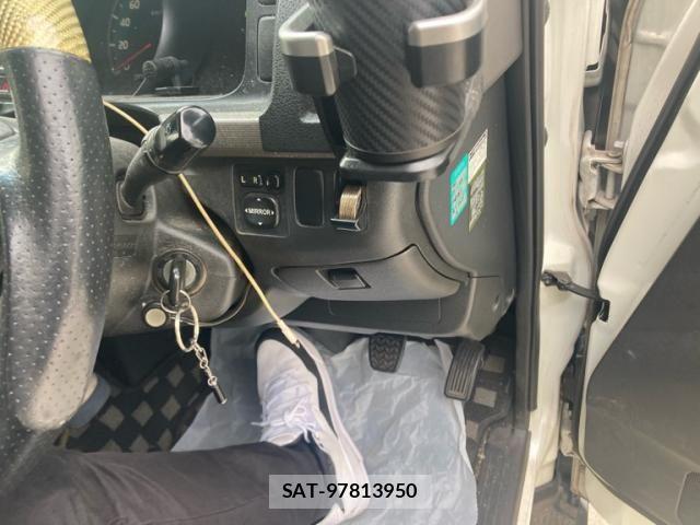 Toyota HIACE VAN 2012-03 7252629-17