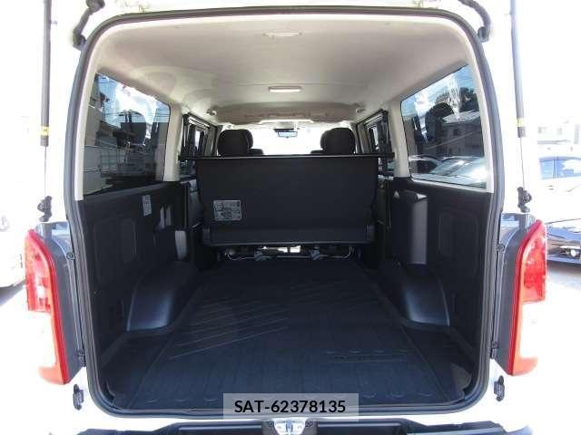 Toyota HIACE VAN 2024-07 7252611-10