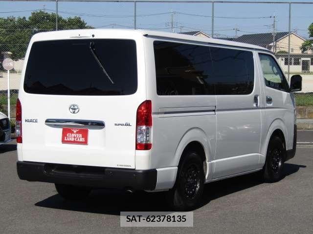 Toyota HIACE VAN 2024-07 7252611-17
