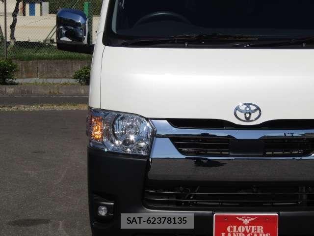 Toyota HIACE VAN 2024-07 7252611-24