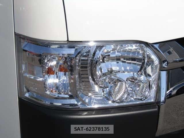 Toyota HIACE VAN 2024-07 7252611-25