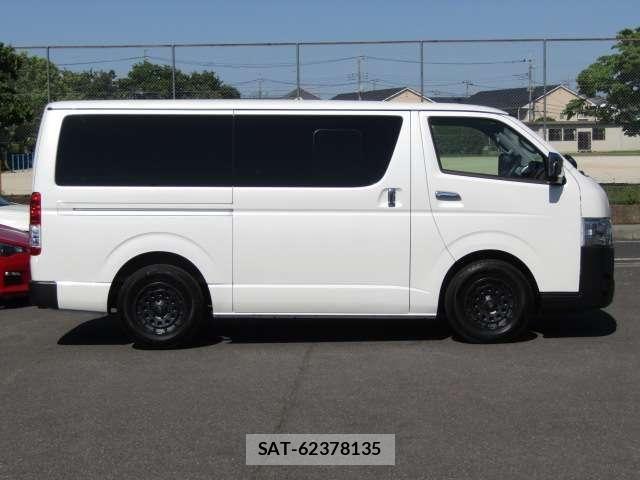 Toyota HIACE VAN 2024-07 7252611-28