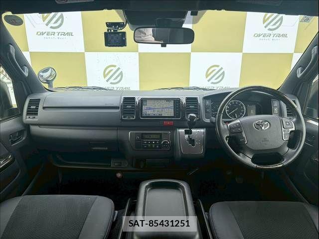 Toyota HIACE VAN 2020-06 7252614-13