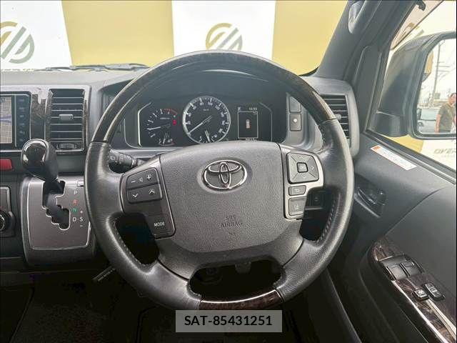 Toyota HIACE VAN 2020-06 7252614-14