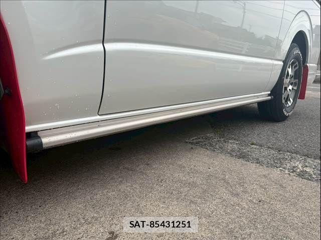 Toyota HIACE VAN 2020-06 7252614-15