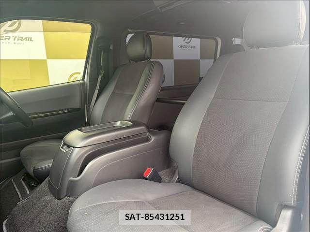 Toyota HIACE VAN 2020-06 7252614-18