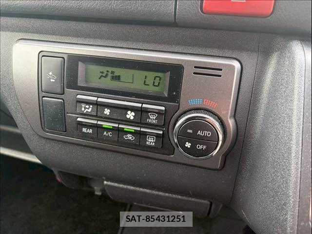 Toyota HIACE VAN 2020-06 7252614-24