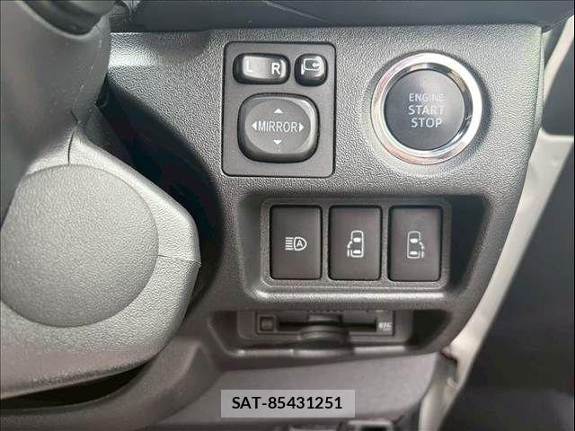 Toyota HIACE VAN 2020-06 7252614-29