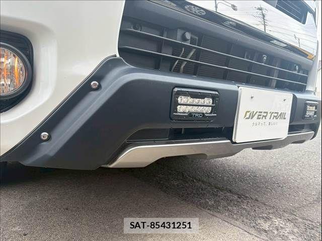 Toyota HIACE VAN 2020-06 7252614-8