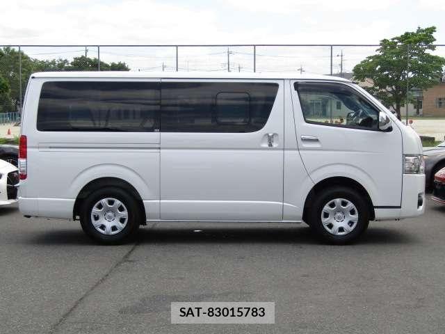 Toyota HIACE VAN 2020-02 7252619-24