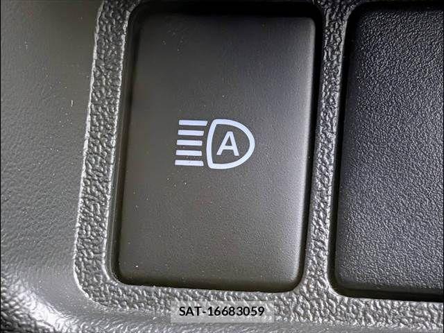 Toyota HIACE VAN 2022-04 7252613-6