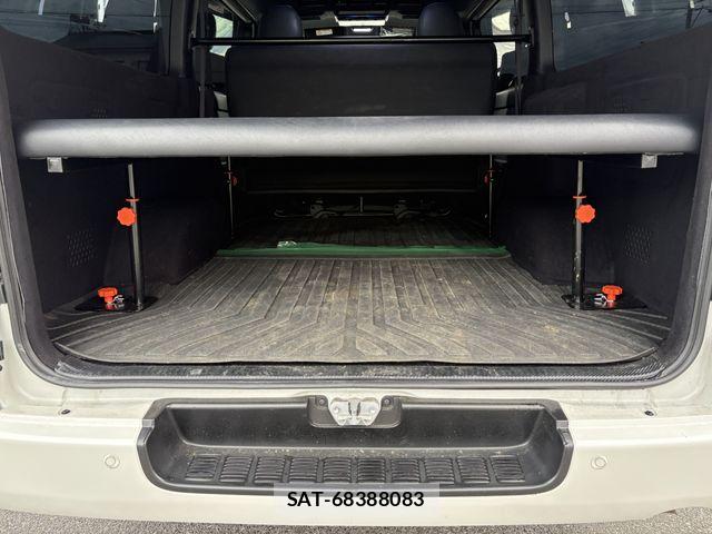 Toyota HIACE VAN 2024-05 7252618-19