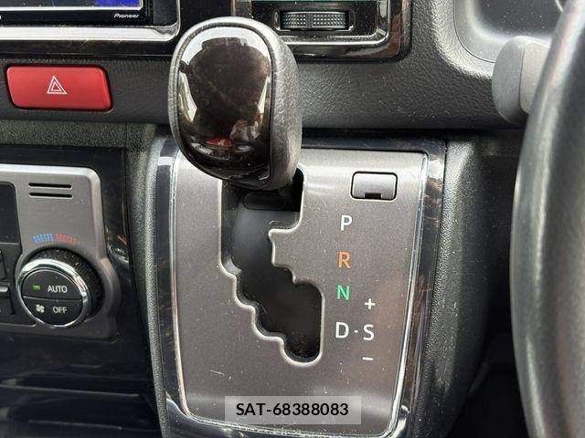 Toyota HIACE VAN 2024-05 7252618-24