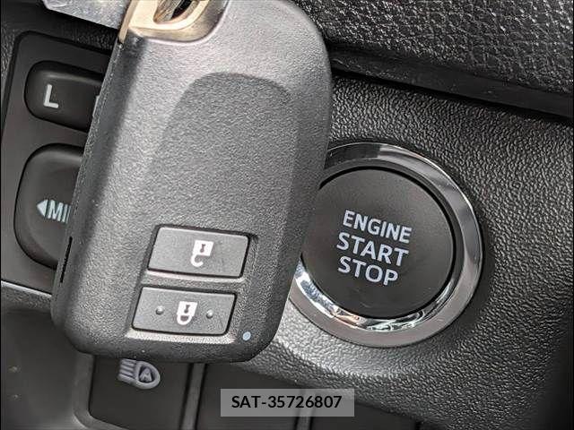 Toyota HIACE VAN 2024-02 7252610-9