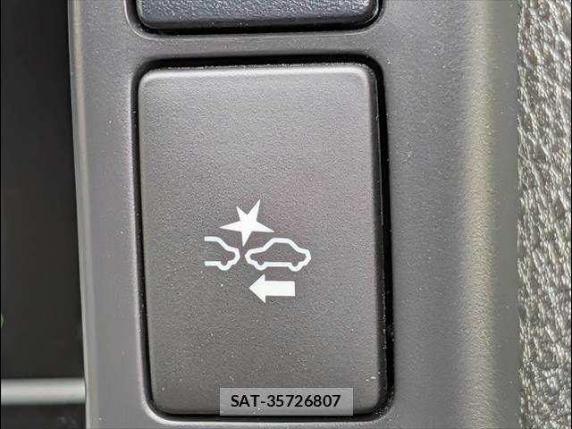 Toyota HIACE VAN 2024-02 7252610-5