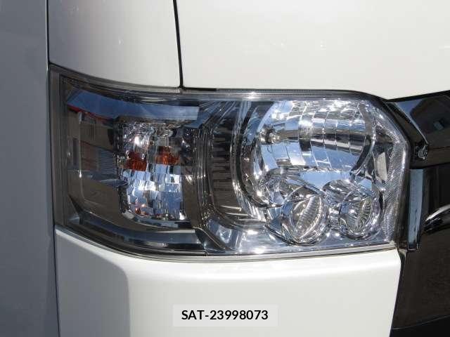 Toyota HIACE VAN 2022-12 7252617-24