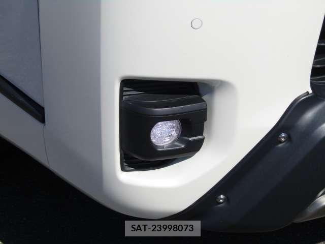 Toyota HIACE VAN 2022-12 7252617-25