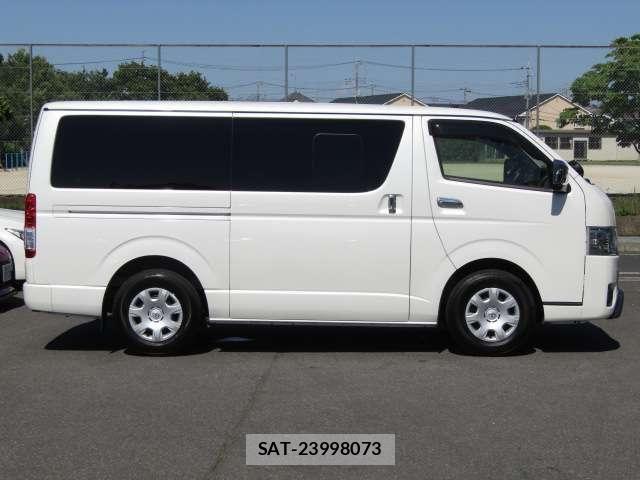 Toyota HIACE VAN 2022-12 7252617-26