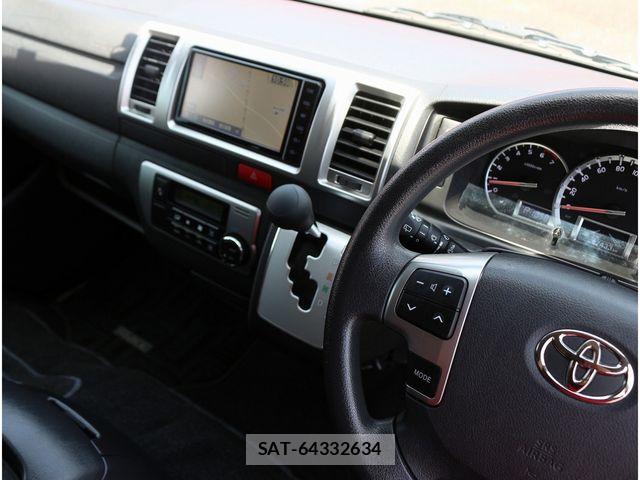 Toyota HIACE VAN 2019-08 7252627-19