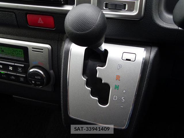 Toyota HIACE VAN 2021-03 7261878-23