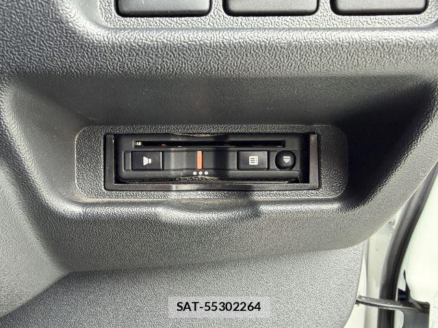 Toyota HIACE VAN 2022-01 7273176-15