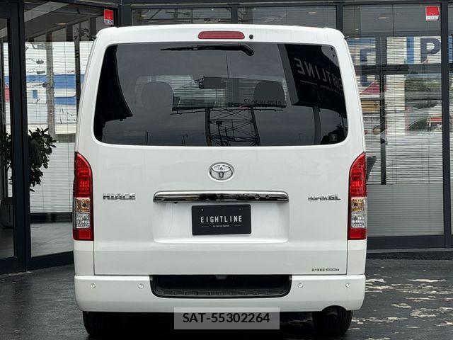 Toyota HIACE VAN 2022-01 7273176-6