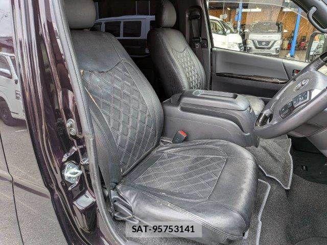 Toyota HIACE VAN 2021-04 7273171-8
