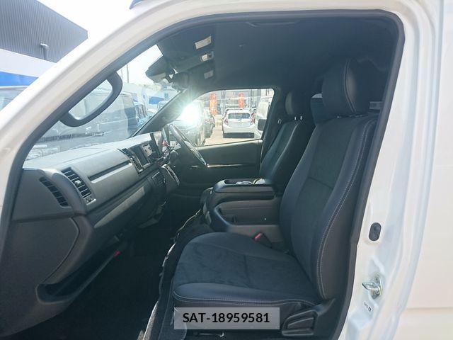 Toyota HIACE VAN 2024-04 7273174-9