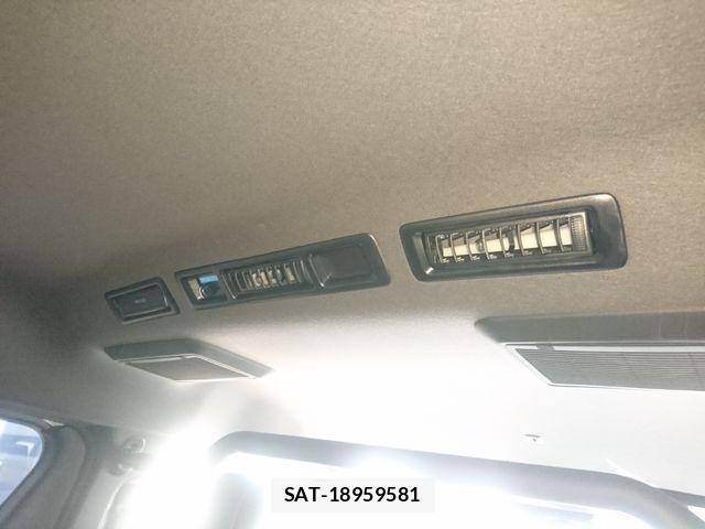 Toyota HIACE VAN 2024-04 7273174-18