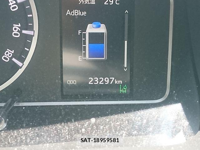 Toyota HIACE VAN 2024-04 7273174-24