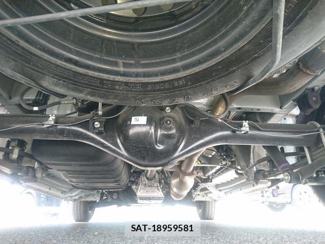 Toyota HIACE VAN 2024-04 7273174-27