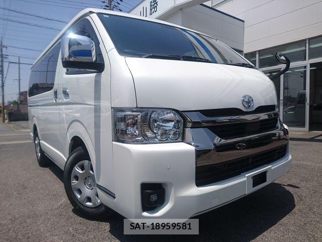 Toyota HIACE VAN 2024-04 7273174-3