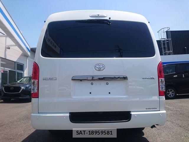 Toyota HIACE VAN 2024-04 7273174-5