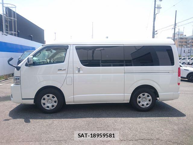 Toyota HIACE VAN 2024-04 7273174-6