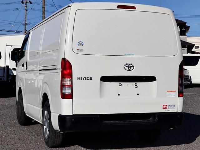 Toyota HIACE VAN 2023-04 7306733-1