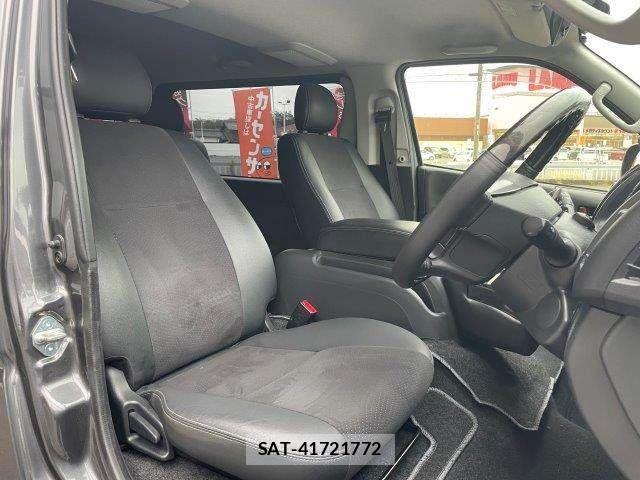 Toyota HIACE VAN 2017-02 7330731-9