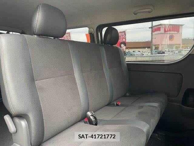 Toyota HIACE VAN 2017-02 7330731-10