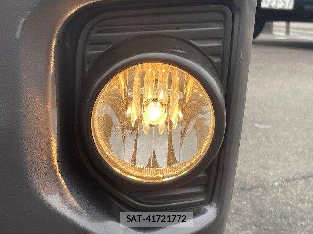 Toyota HIACE VAN 2017-02 7330731-14