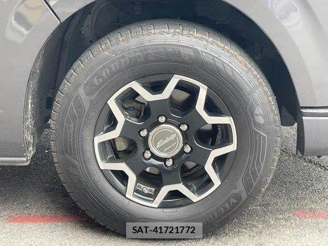 Toyota HIACE VAN 2017-02 7330731-15