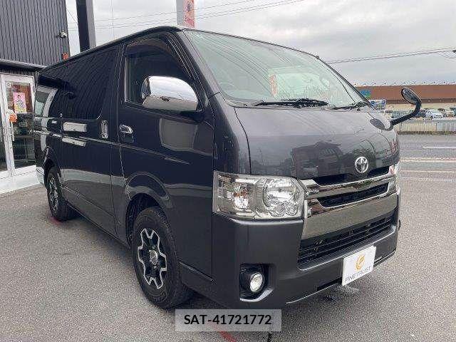 Toyota HIACE VAN 2017-02 7330731-17