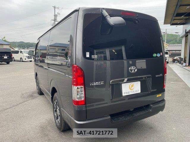 Toyota HIACE VAN 2017-02 7330731-21