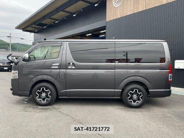 Toyota HIACE VAN 2017-02 7330731-22