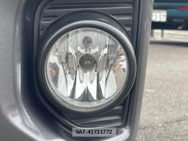 Toyota HIACE VAN 2017-02 7330731-25