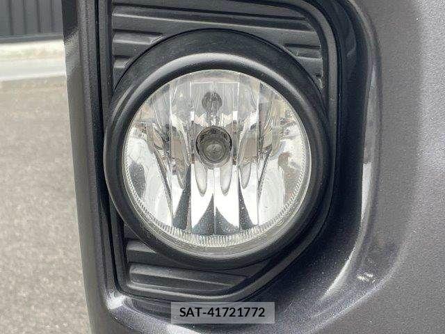 Toyota HIACE VAN 2017-02 7330731-26
