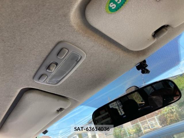 Toyota HIACE VAN 2005-03 7330748-17