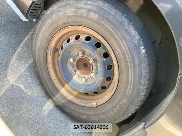 Toyota HIACE VAN 2005-03 7330748-8