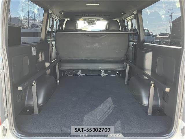 Toyota HIACE VAN 2020-11 7332716-19