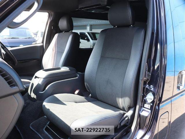 Toyota HIACE VAN 2022-01 7330702-9