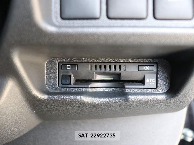 Toyota HIACE VAN 2022-01 7330702-13